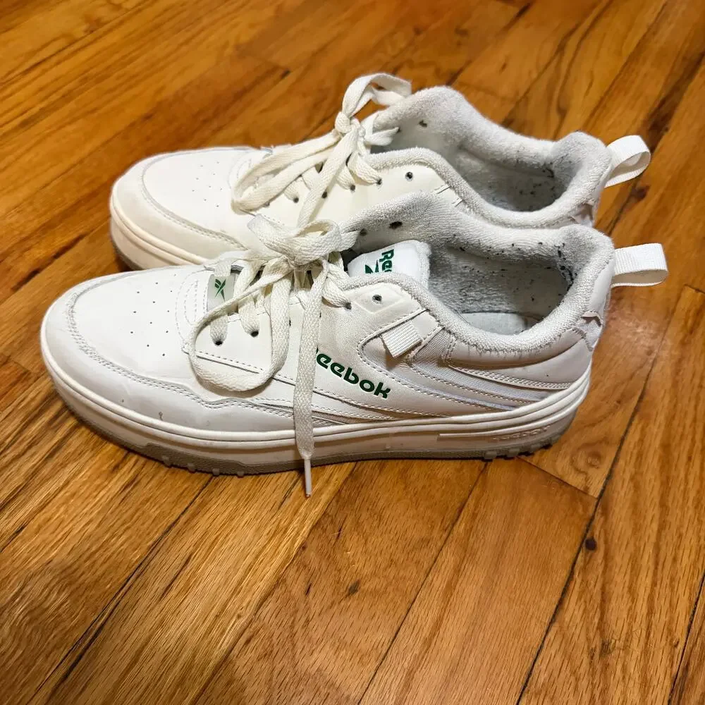 Women's Reebok Club C Casual Sneakers White with Green Lace Up Size 9